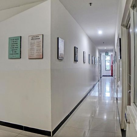 Spot On 92822 Finest House Near Amplas Bus Terminal Медан Екстериор снимка